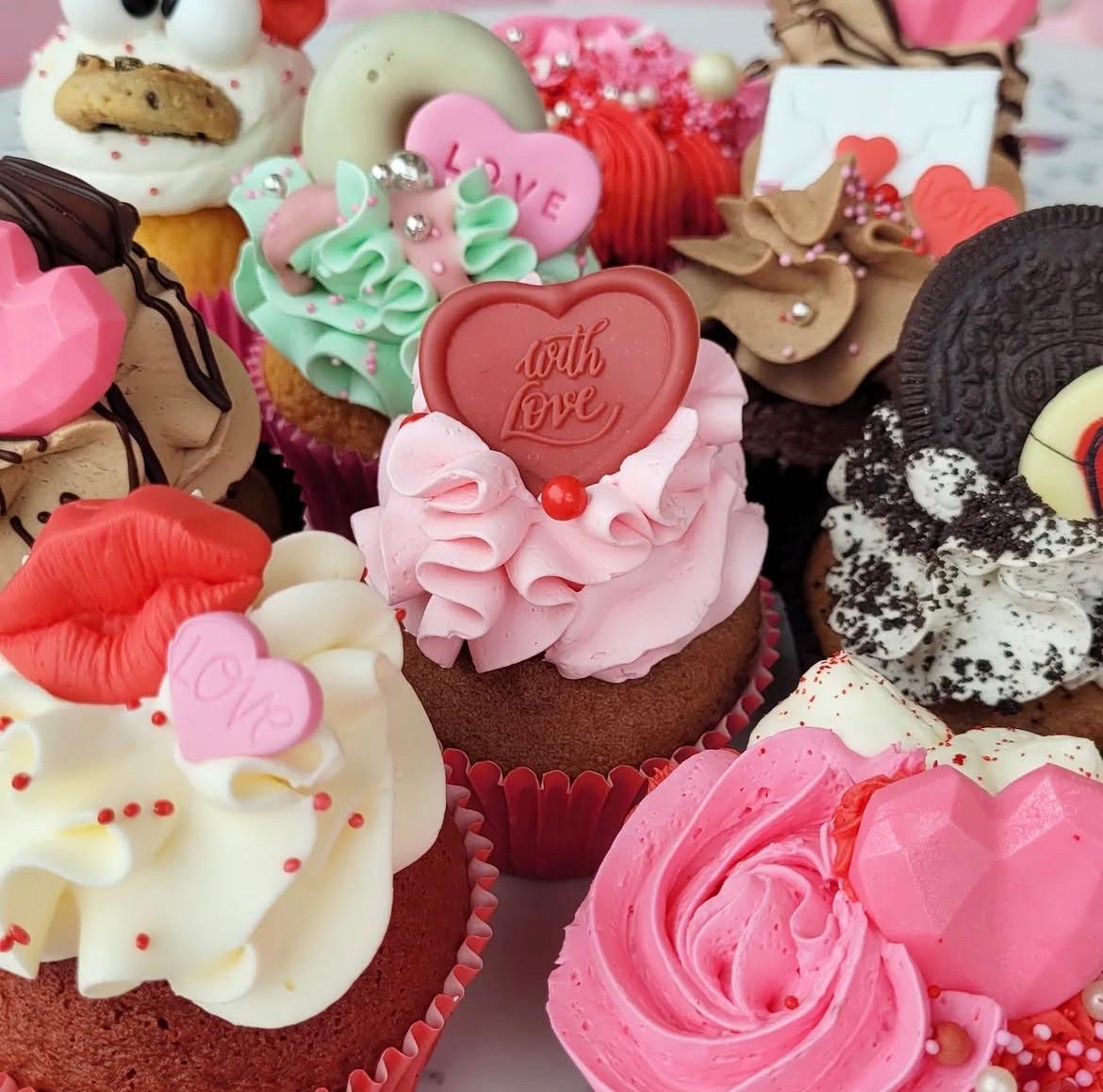 Huisgemaakte thema cupcakes (liefde)